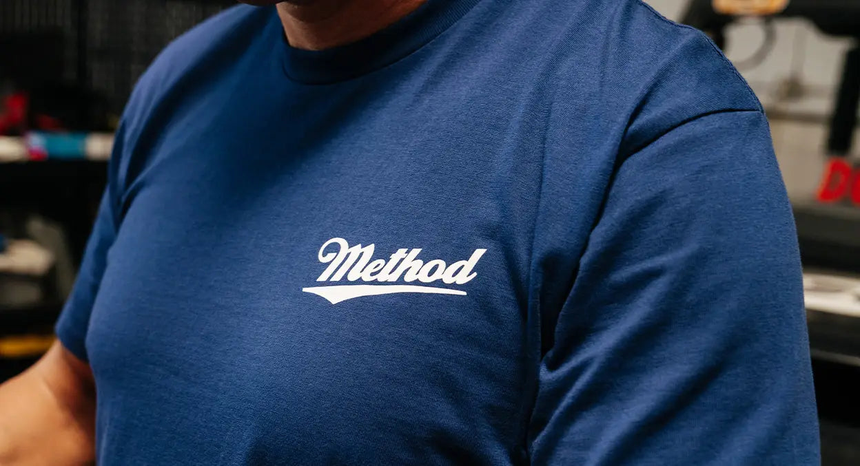 Method Race Wheels Pub Tシャツ Cobalt