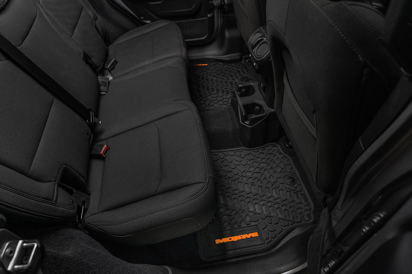 Flex Tread JL4ドア専用 フロアマット (フロント&リア) | MOJAVE ロゴ入り