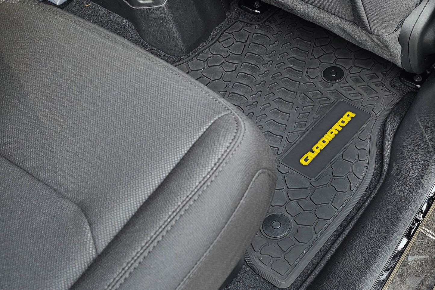 Flex Tread JT用 フロアマット (フロント&リア) | Gladiator ロゴ入り