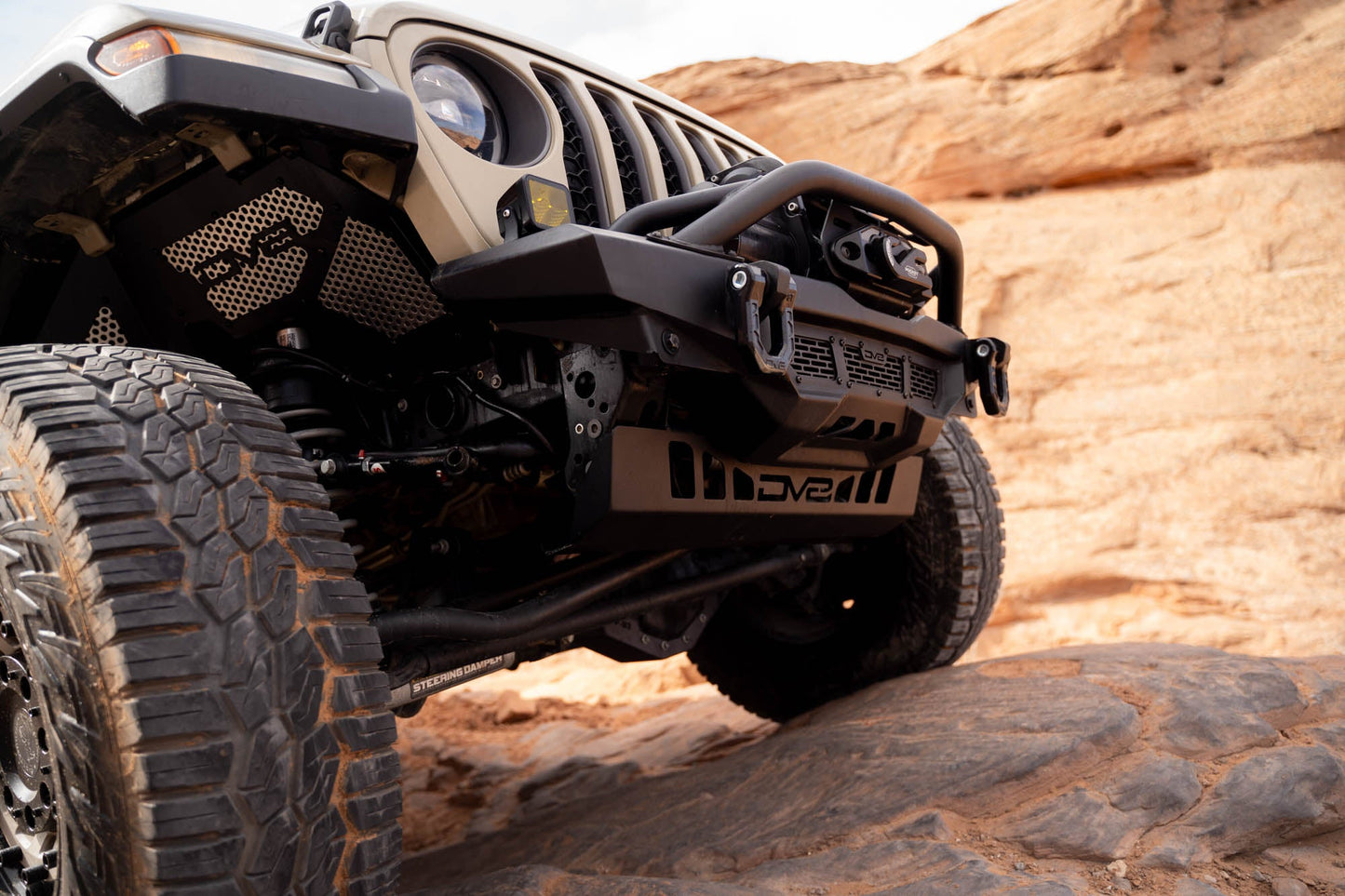 DV8 Offroad フロントインナーフェンダー (JL 2018-2025 / JT 2020-2025)