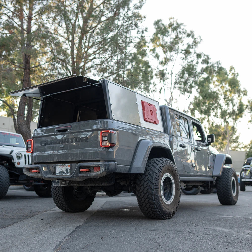 Rebel OFF ROAD XPLOR フルハイト ベッドラック専用 リアハッチ (JTグラディエーター)