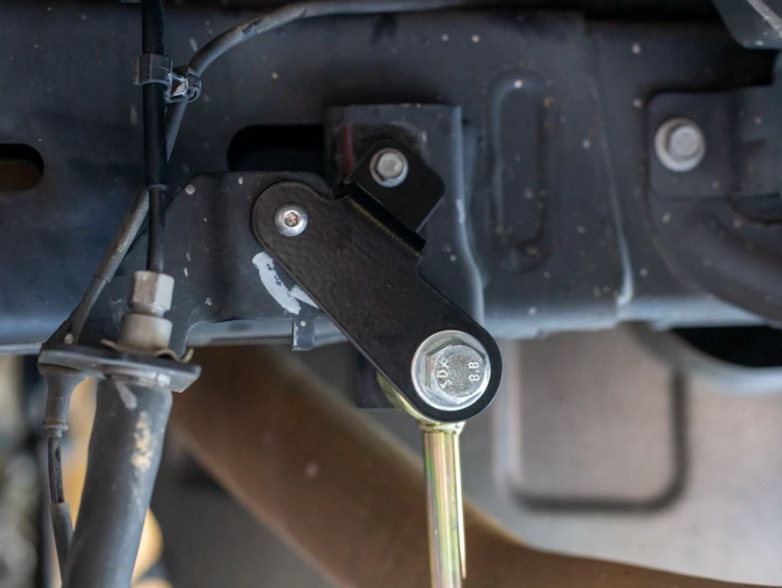 RUSTY'S OFFROAD PRODUCTS ラスティーズ オフロード プロダクツ リアブレーキラインリロケーションブラケット (JT)