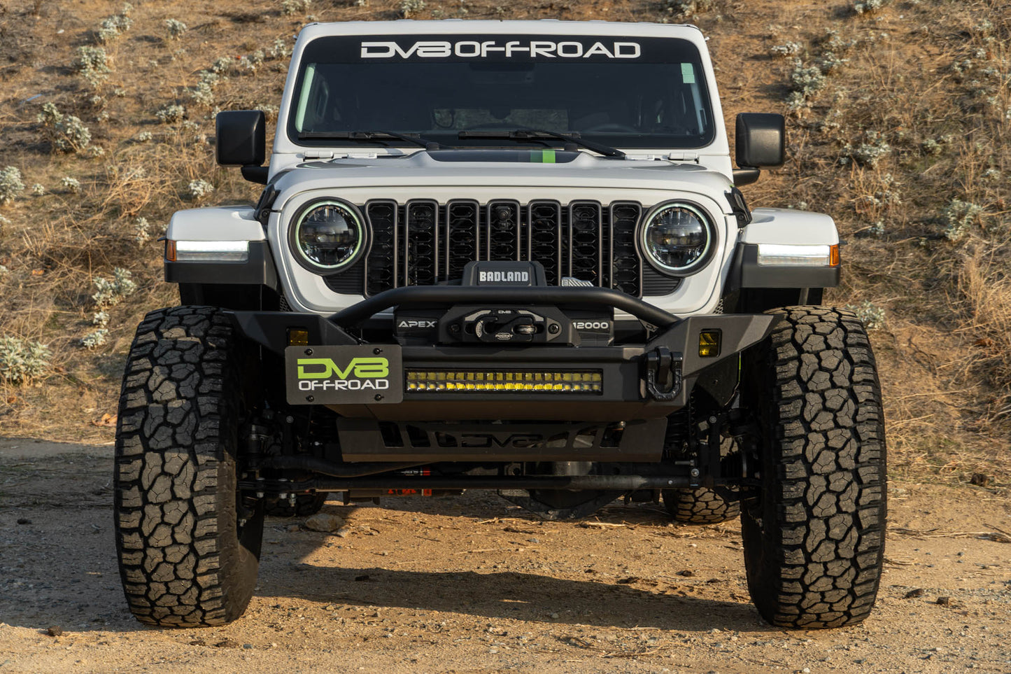 DV8 Offroad ユニバーサル クイックリリース Dリング ナンバープレートマウント