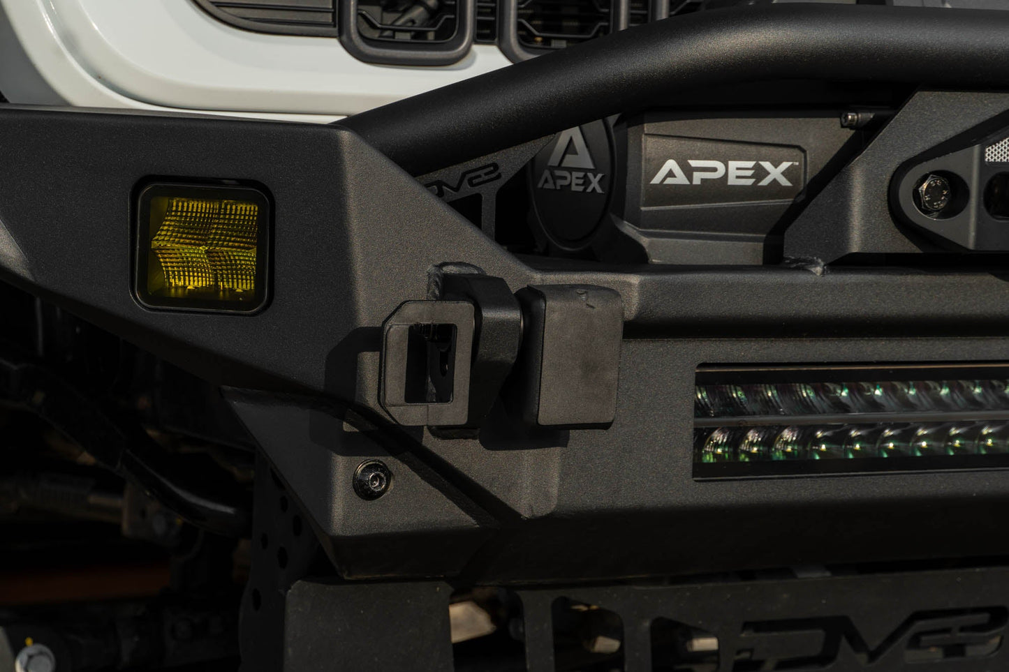DV8 Offroad ユニバーサル クイックリリース Dリング ナンバープレートマウント