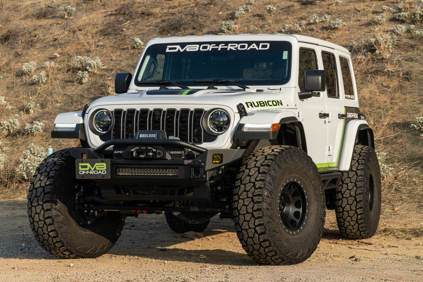 DV8 Offroad ユニバーサル クイックリリース Dリング ナンバープレートマウント