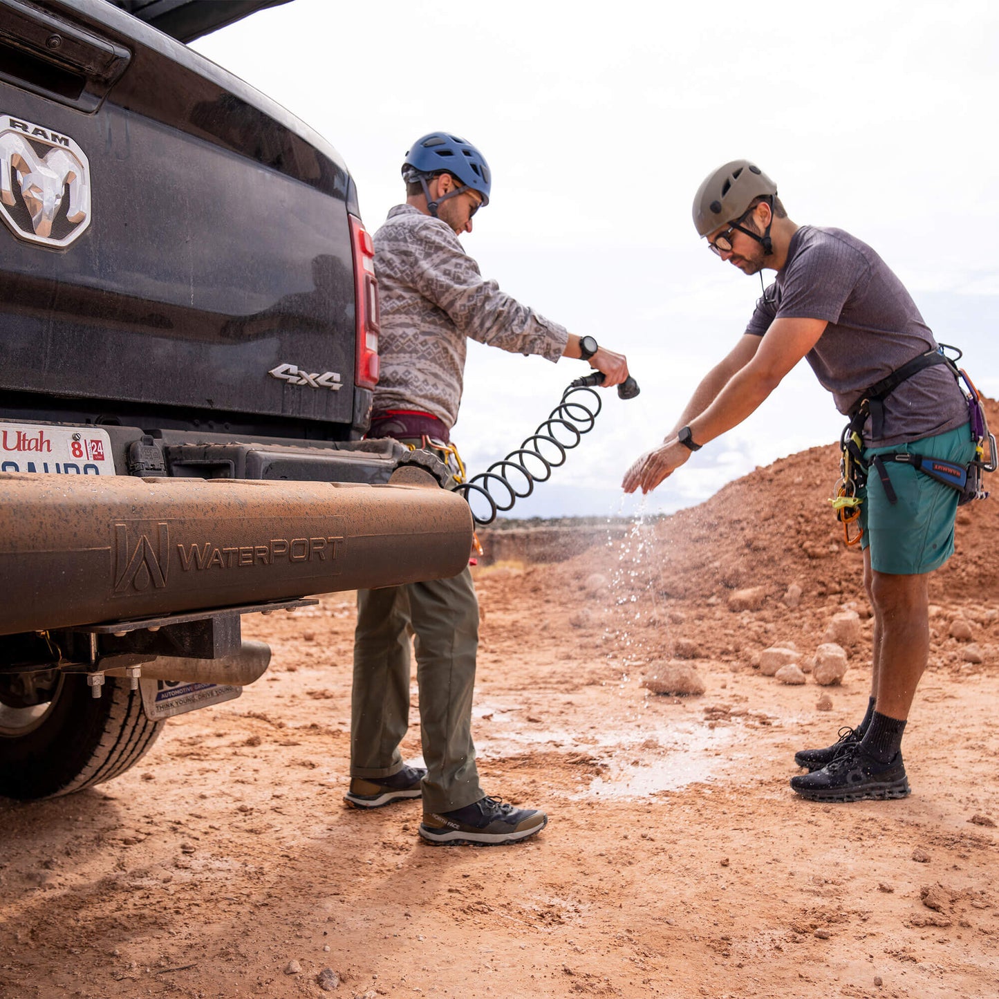 WaterPort ウィークエンダー アウトドアシャワータンク 8Gal (30.3L)