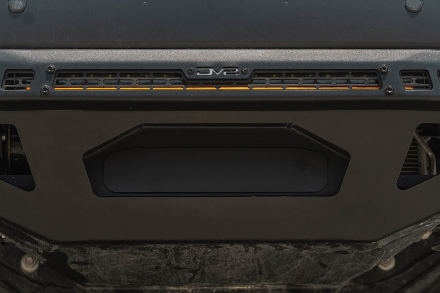 DV8 Offroad ウインチフェアリード カバープレート