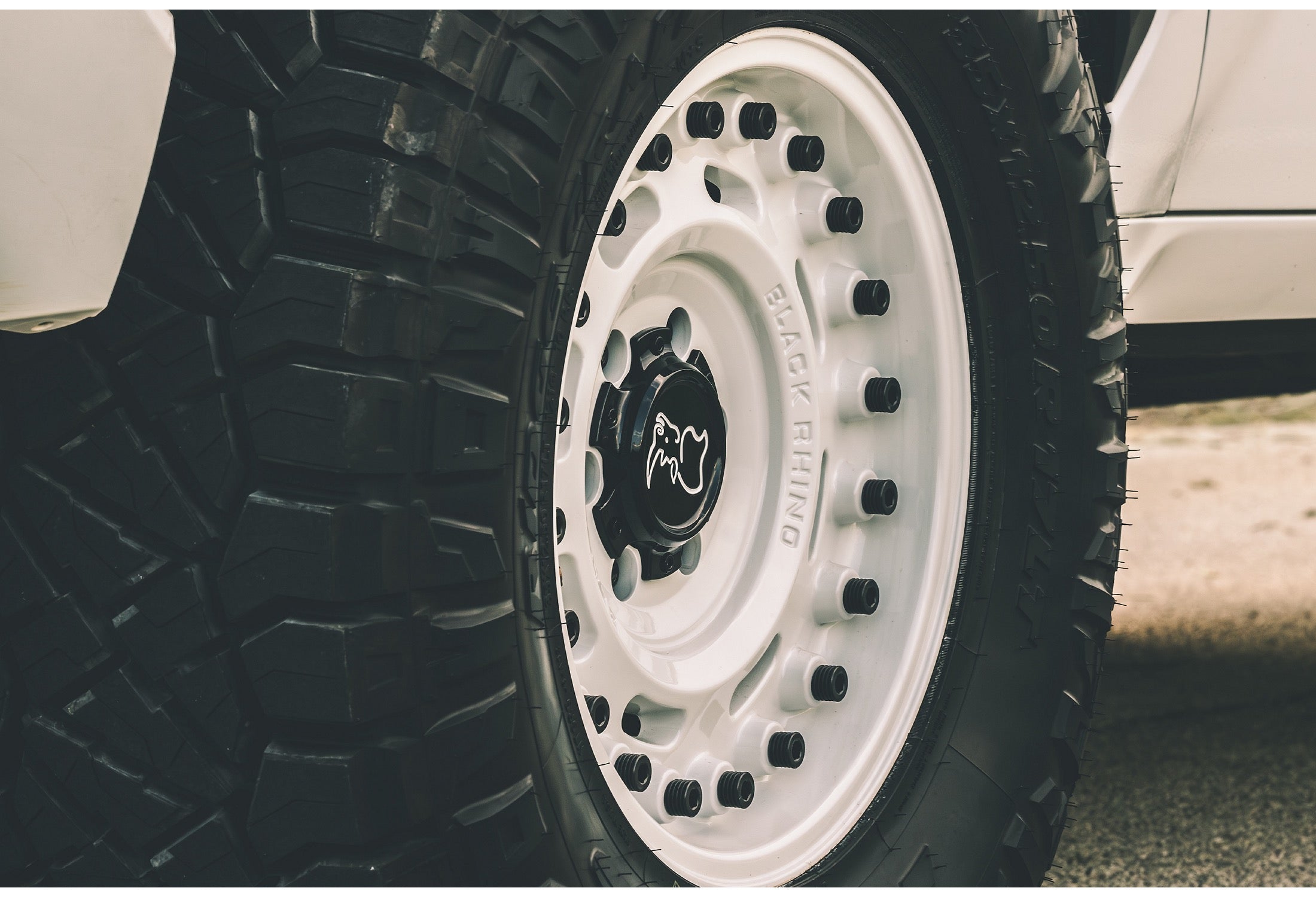 blackrhino-axle-glosswhite-