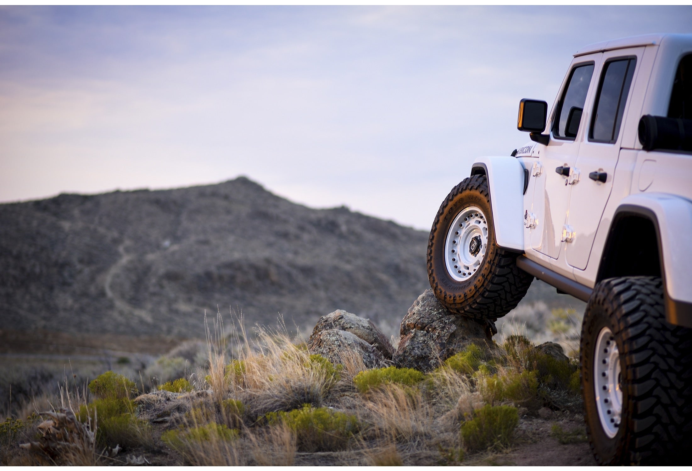 BLACK RHINO ブラックライノ ホイール AXLE | GLOSS WHITE
