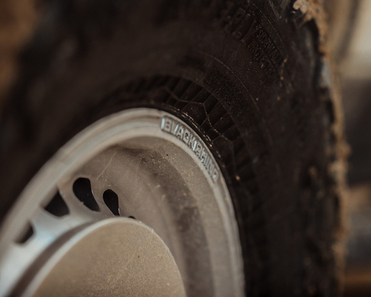 BLACK RHINO ブラックライノ ホイール BR036 BASIN | GLOSS SILVER W/ MACHINED FACE