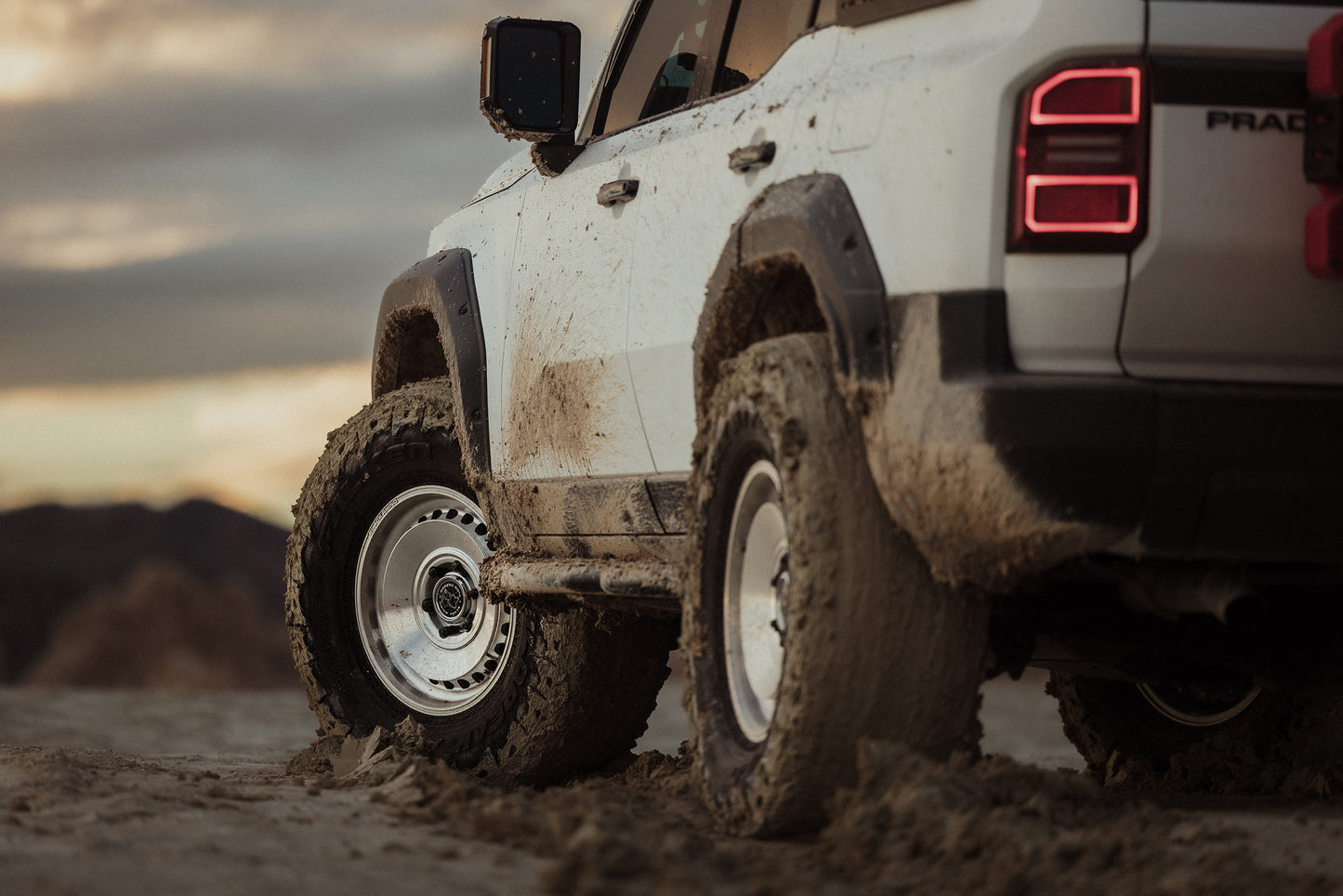 BLACK RHINO ブラックライノ ホイール BR036 BASIN | GLOSS SILVER W/ MACHINED FACE