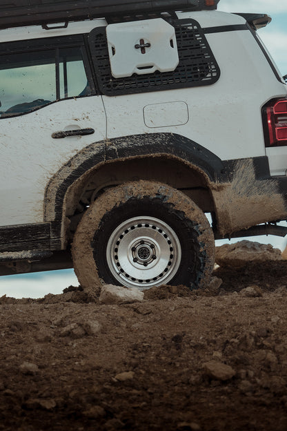 BLACK RHINO ブラックライノ ホイール BR036 BASIN | GLOSS SILVER W/ MACHINED FACE