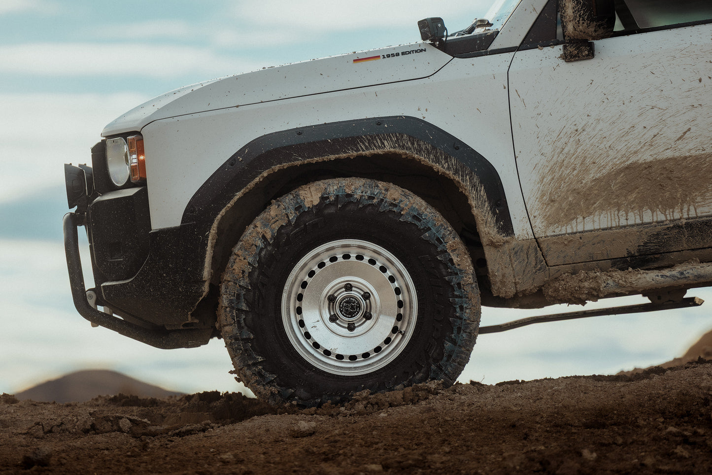 BLACK RHINO ブラックライノ ホイール BR036 BASIN | GLOSS SILVER W/ MACHINED FACE