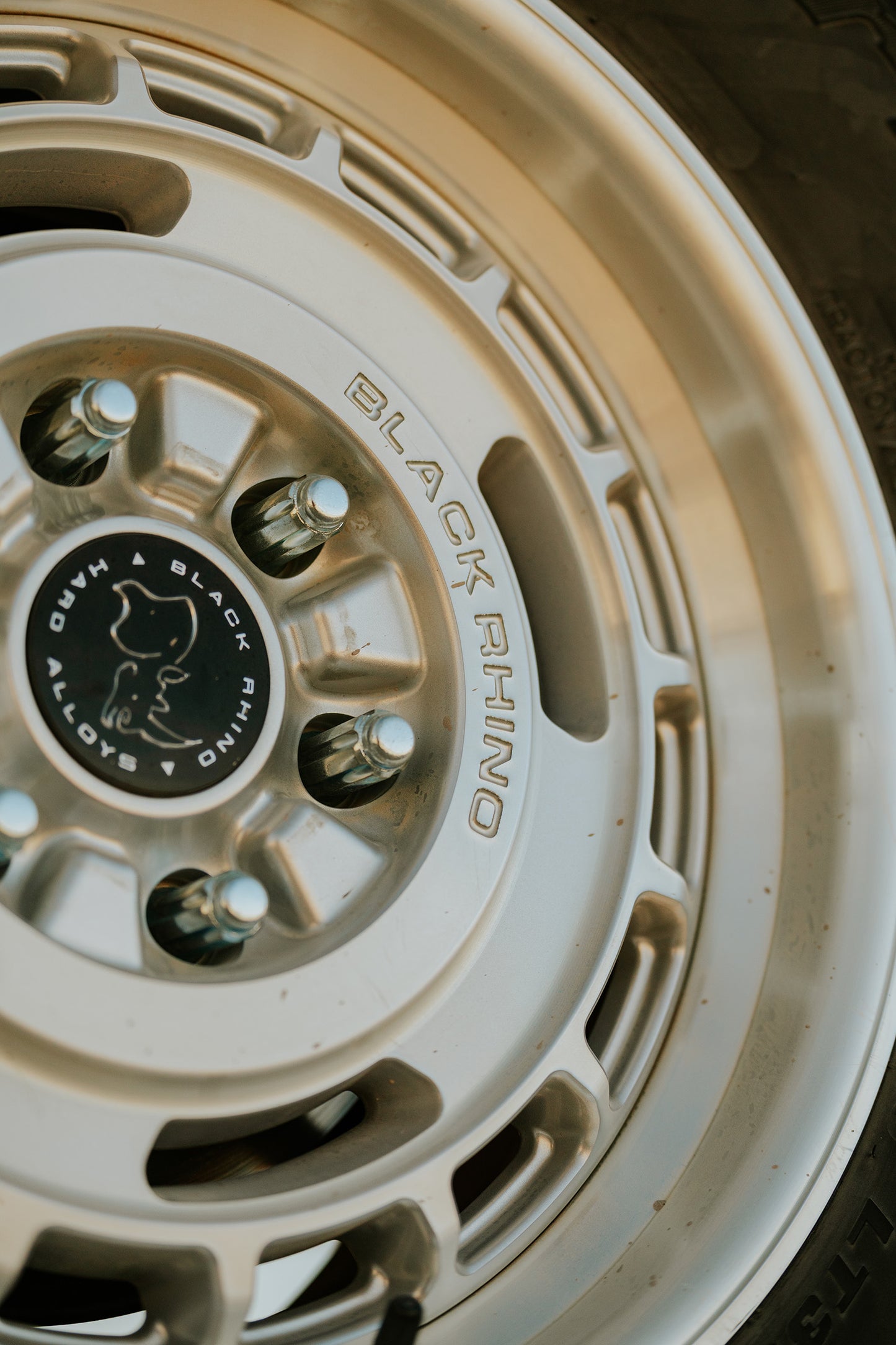 BLACK RHINO ブラックライノ ホイール BR600 VAGABOND | GLOSS SILVER W/ MACHINED FACE