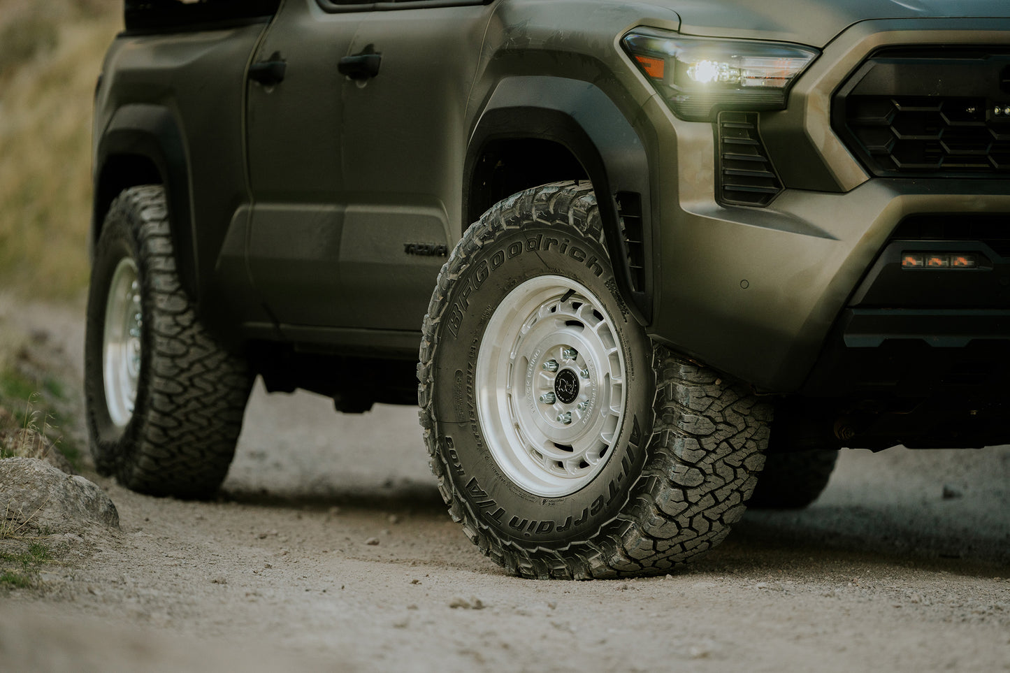 BLACK RHINO ブラックライノ ホイール BR600 VAGABOND | GLOSS SILVER W/ MACHINED FACE