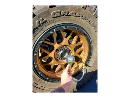 EVO Manufacturing  ケース付き タイヤデフレーター
