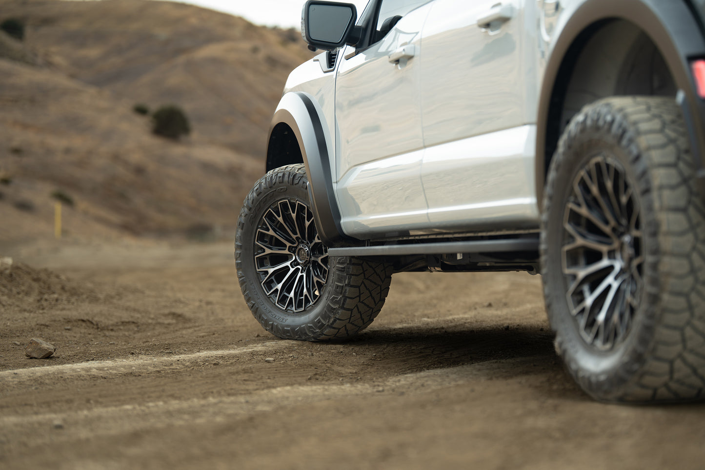 Fuel Off Road フューエルオフロード ホイール FC882 TRAX | GLOSS BLACK MACHINED FACE DARK TINTED CLEAR