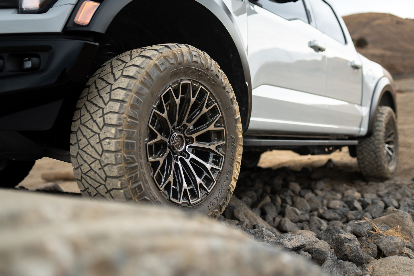 Fuel Off Road フューエルオフロード ホイール FC882 TRAX | GLOSS BLACK MACHINED FACE DARK TINTED CLEAR