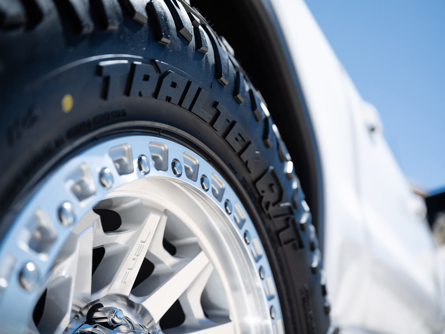 Fuel Off Road フューエルオフロード ホイール D883 COVERT | SILVER W/ MACHINED FACE