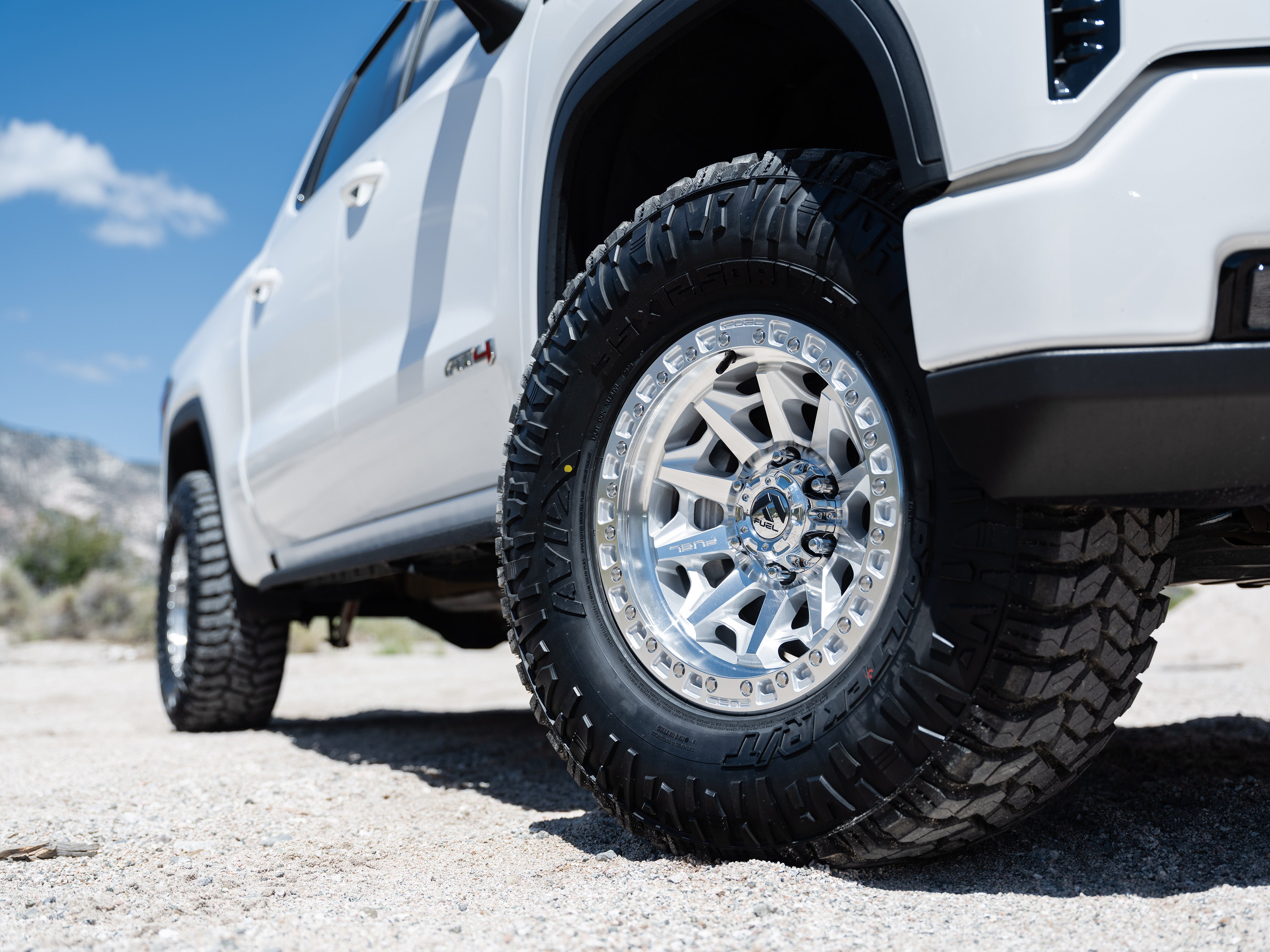 [FUEL OFFROAD(フューエル)]18インチアルミホイール 5本セット D701 AMMO 18×9 6H135 +20 CB87.1/D70118908957 FUEL OFFROAD (フューエルオフロード) 正規代理店 18インチ アルミ