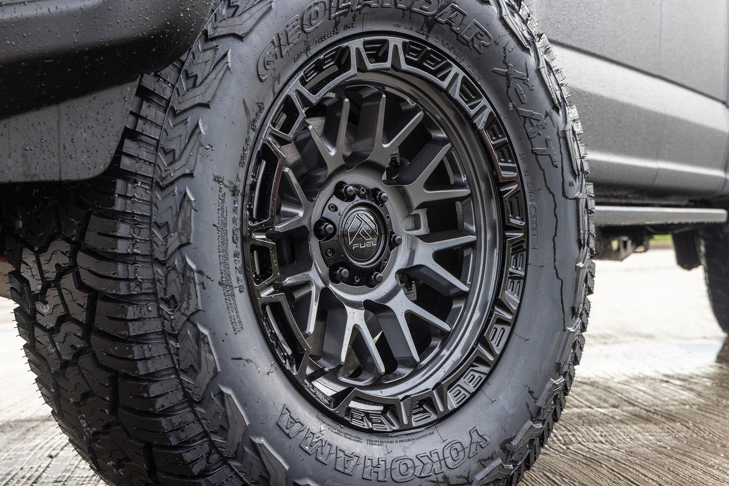 Fuel Off Road フューエルオフロード ホイール FC890 RAIL | GLOSS GUNMETAL W/ G-BLK LIP