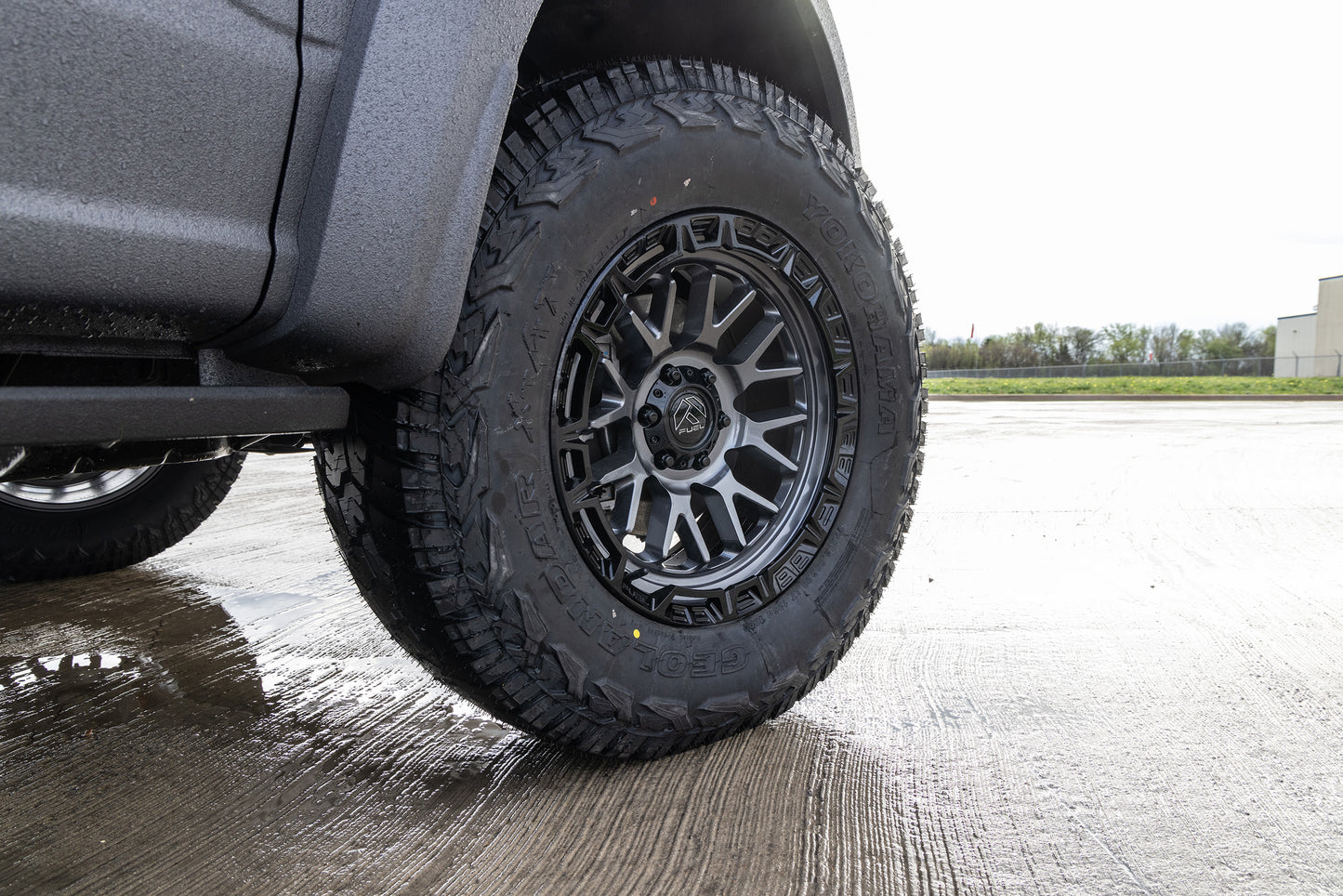 Fuel Off Road フューエルオフロード ホイール FC890 RAIL | GLOSS GUNMETAL W/ G-BLK LIP