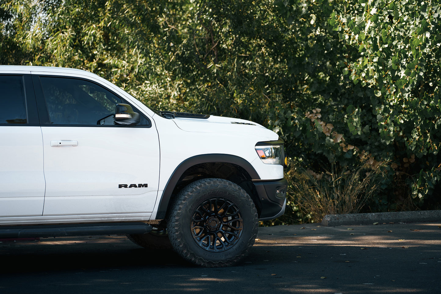 Fuel Off Road フューエルオフロード ホイール FC899 CHISEL | BLACKOUT