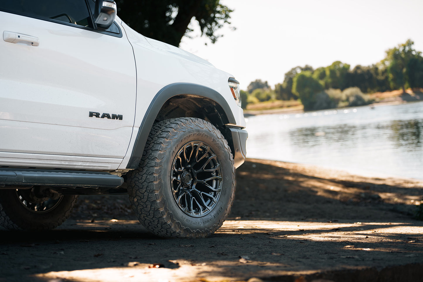 Fuel Off Road フューエルオフロード ホイール FC899 CHISEL | BLACKOUT