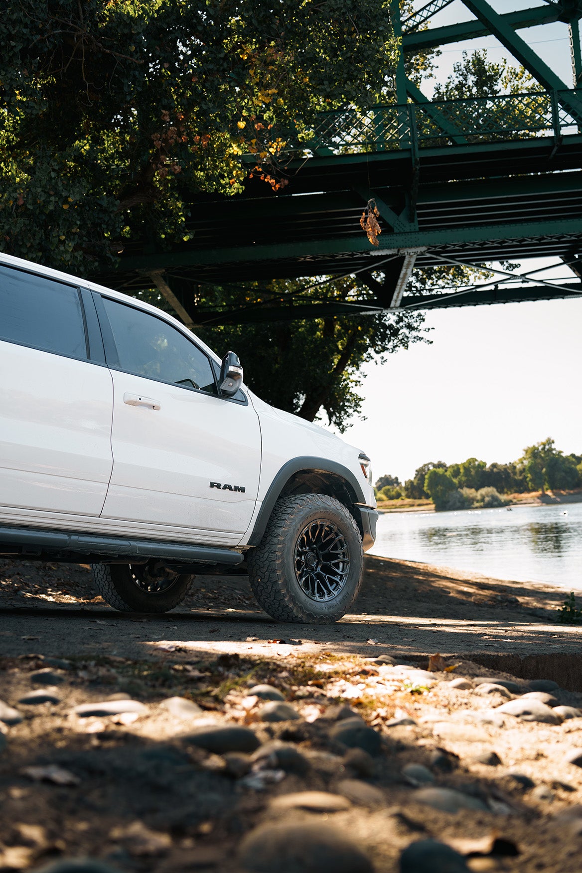 Fuel Off Road フューエルオフロード ホイール FC899 CHISEL | BLACKOUT