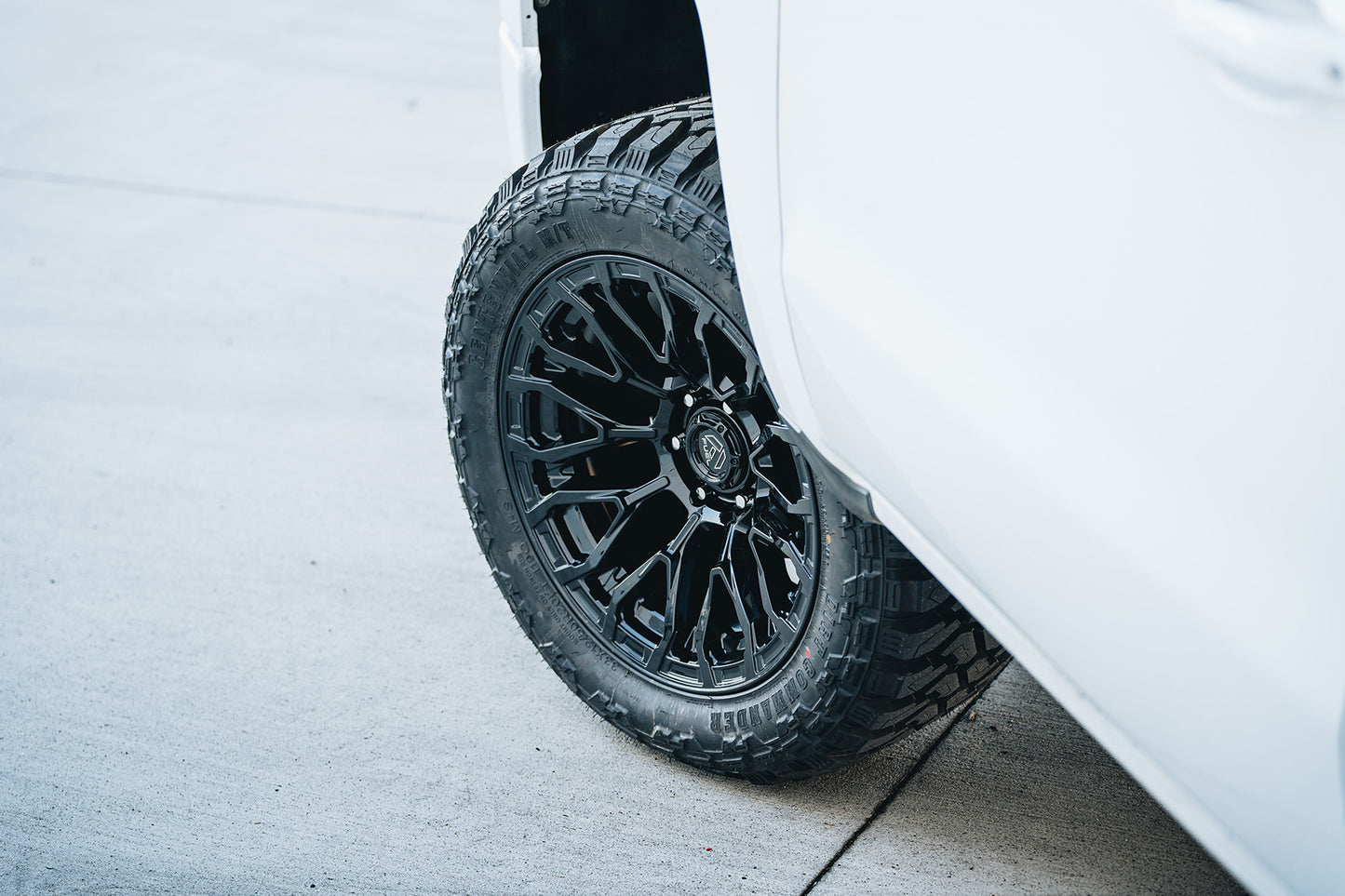 Fuel Off Road フューエルオフロード ホイール FC899 CHISEL | GLOSS BLACK