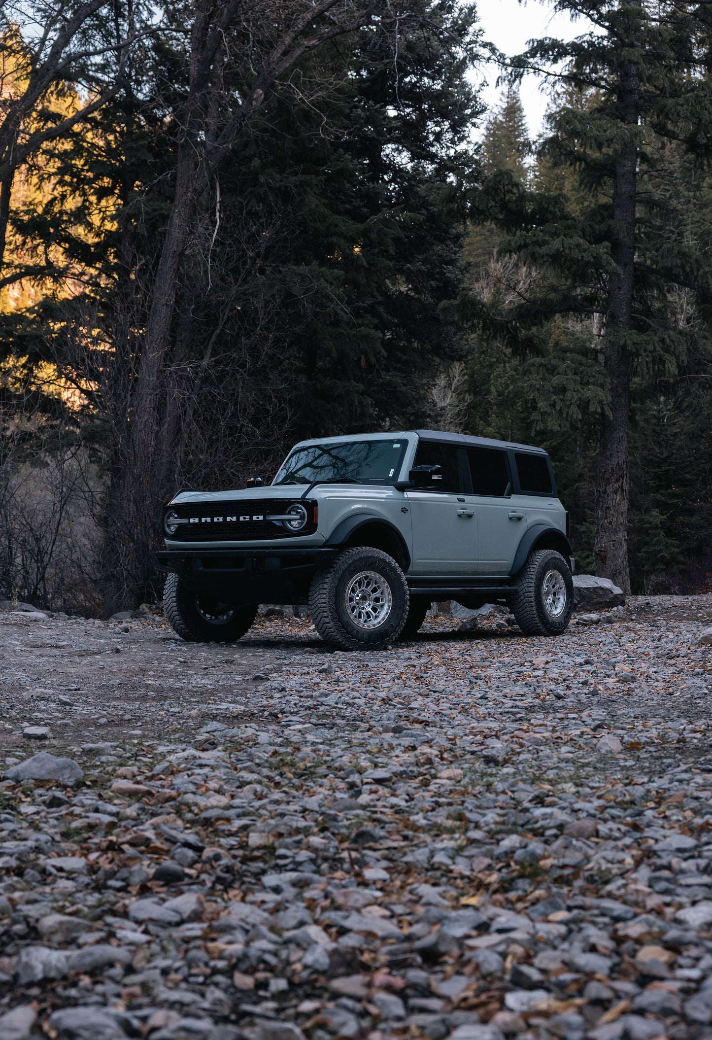 Fuel Off Road フューエルオフロード ホイール FC881 SURGE | GLOSS SILVER W/ MACHINED FACE