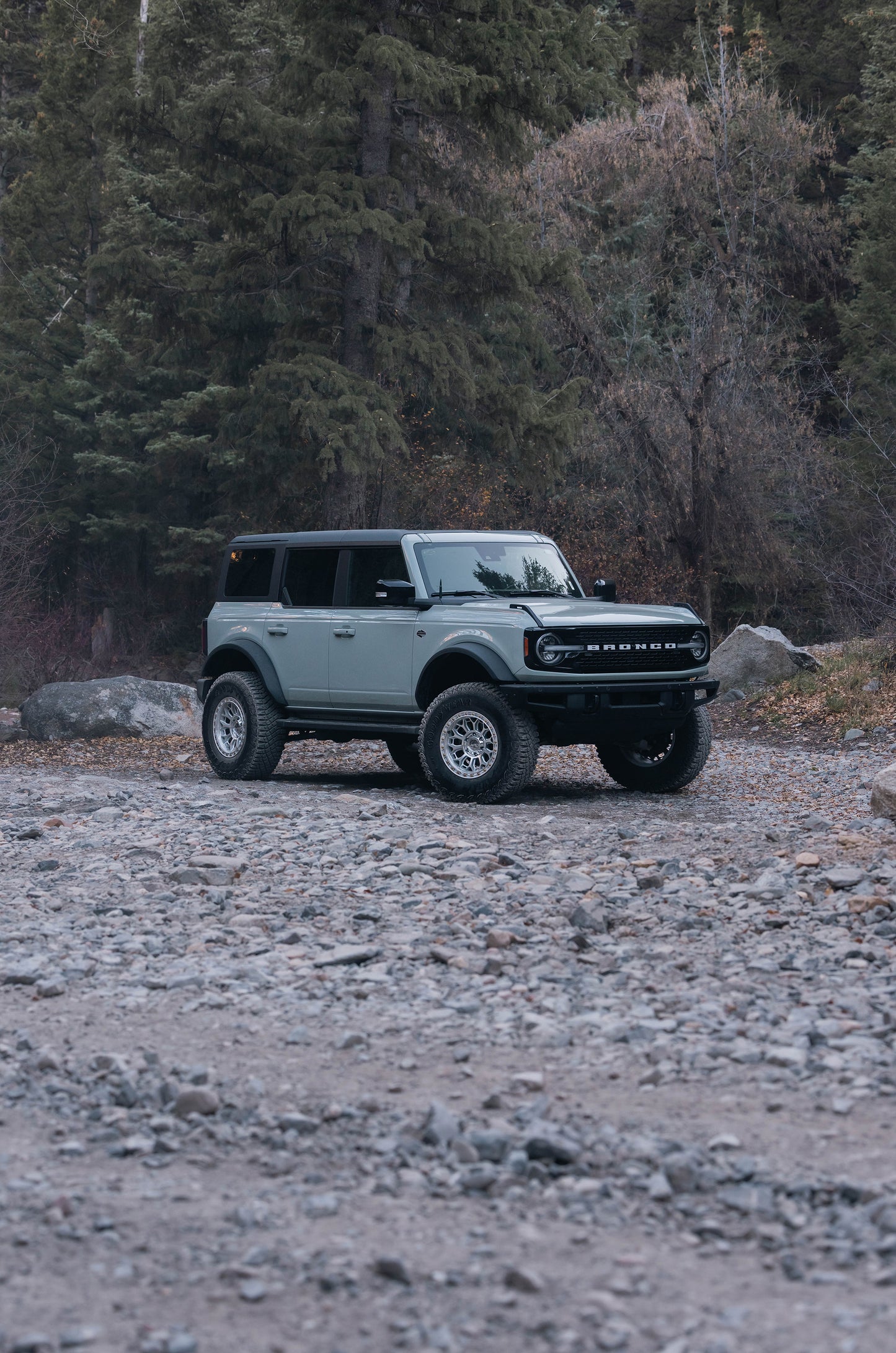 Fuel Off Road フューエルオフロード ホイール FC881 SURGE | GLOSS SILVER W/ MACHINED FACE