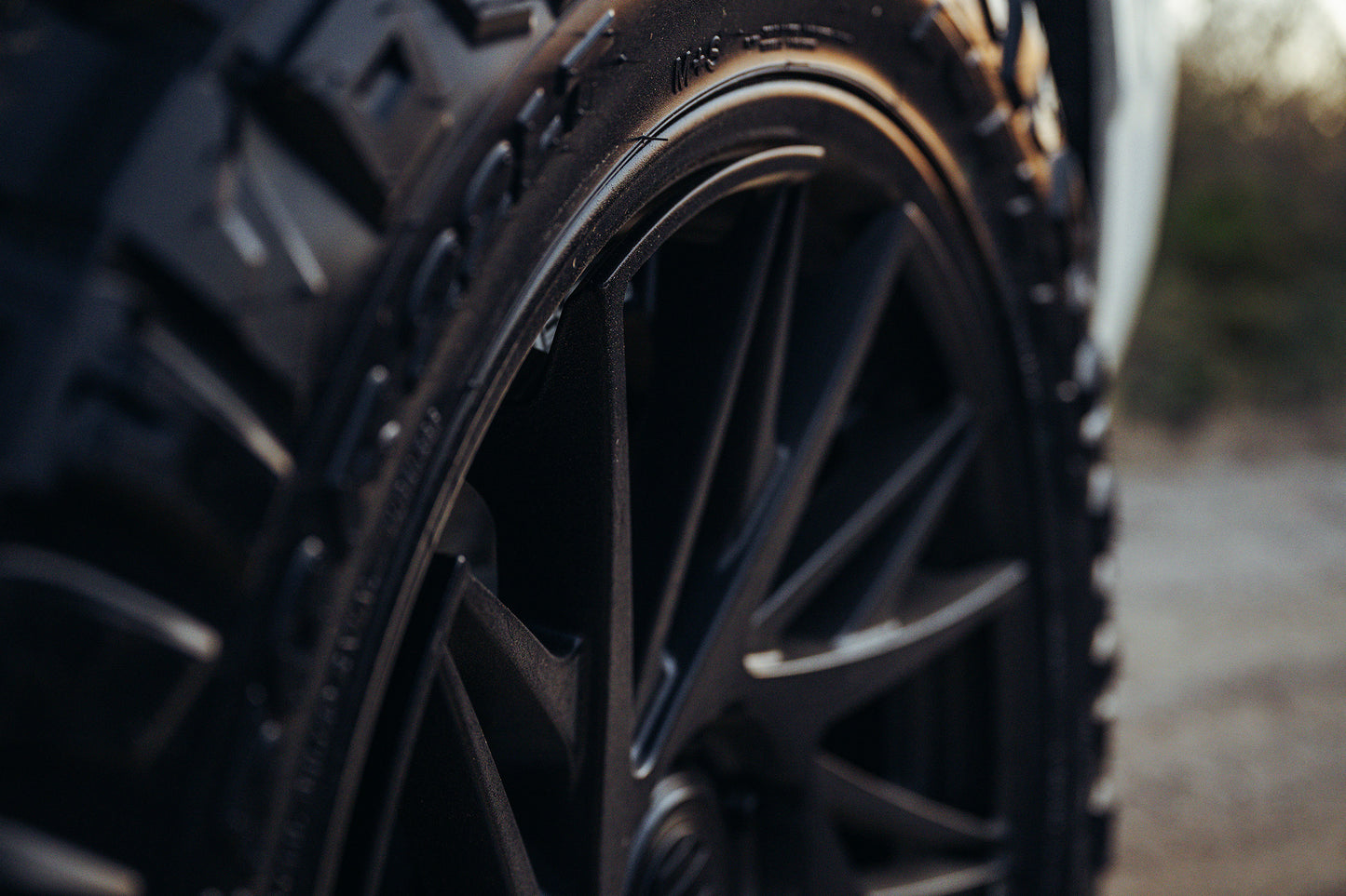 Fuel Off Road フューエルオフロード ホイール FC405 DYNAMO | MATTE BLACK W/ GLOSS BLACK LIP