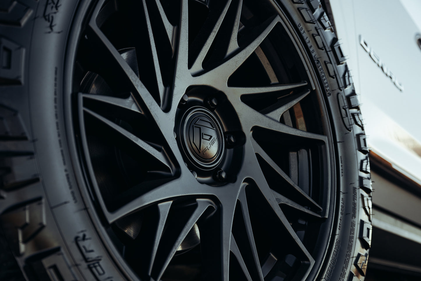 Fuel Off Road フューエルオフロード ホイール FC405 DYNAMO | MATTE BLACK W/ GLOSS BLACK LIP