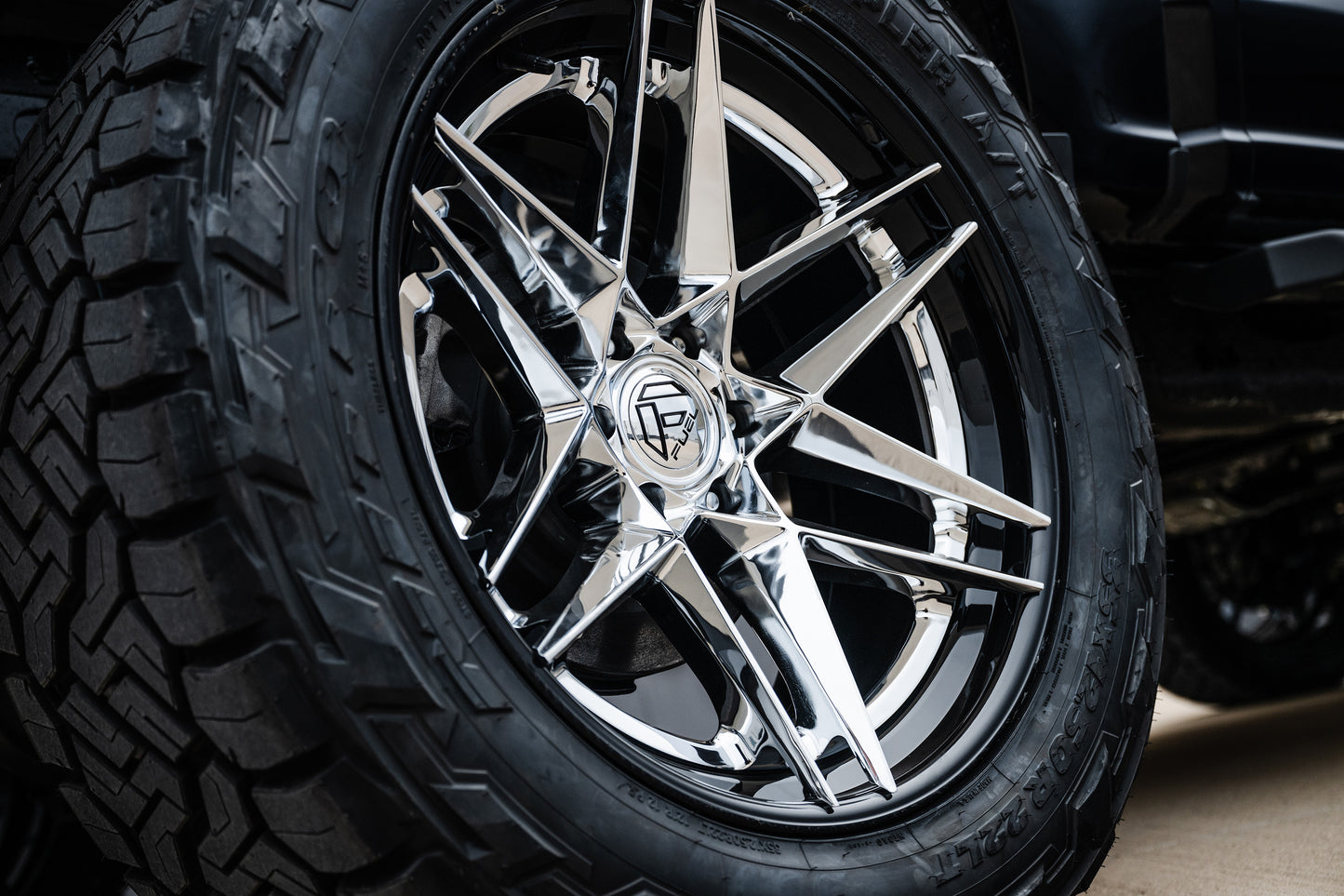 Fuel Off Road フューエルオフロード ホイール FC408 FLIGHT | CHROME W/ GLOSS BLACK LIP