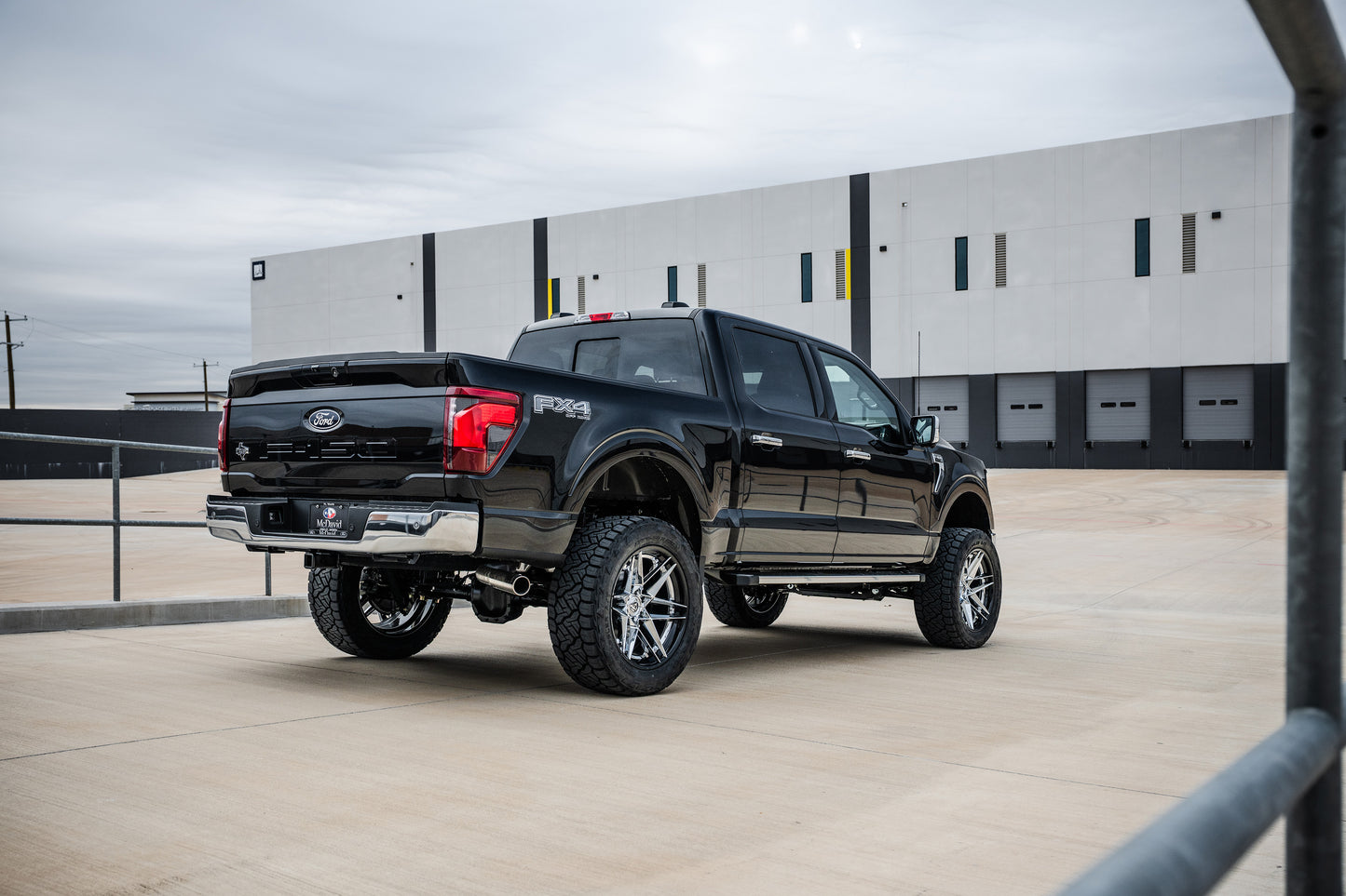 Fuel Off Road フューエルオフロード ホイール FC408 FLIGHT | CHROME W/ GLOSS BLACK LIP