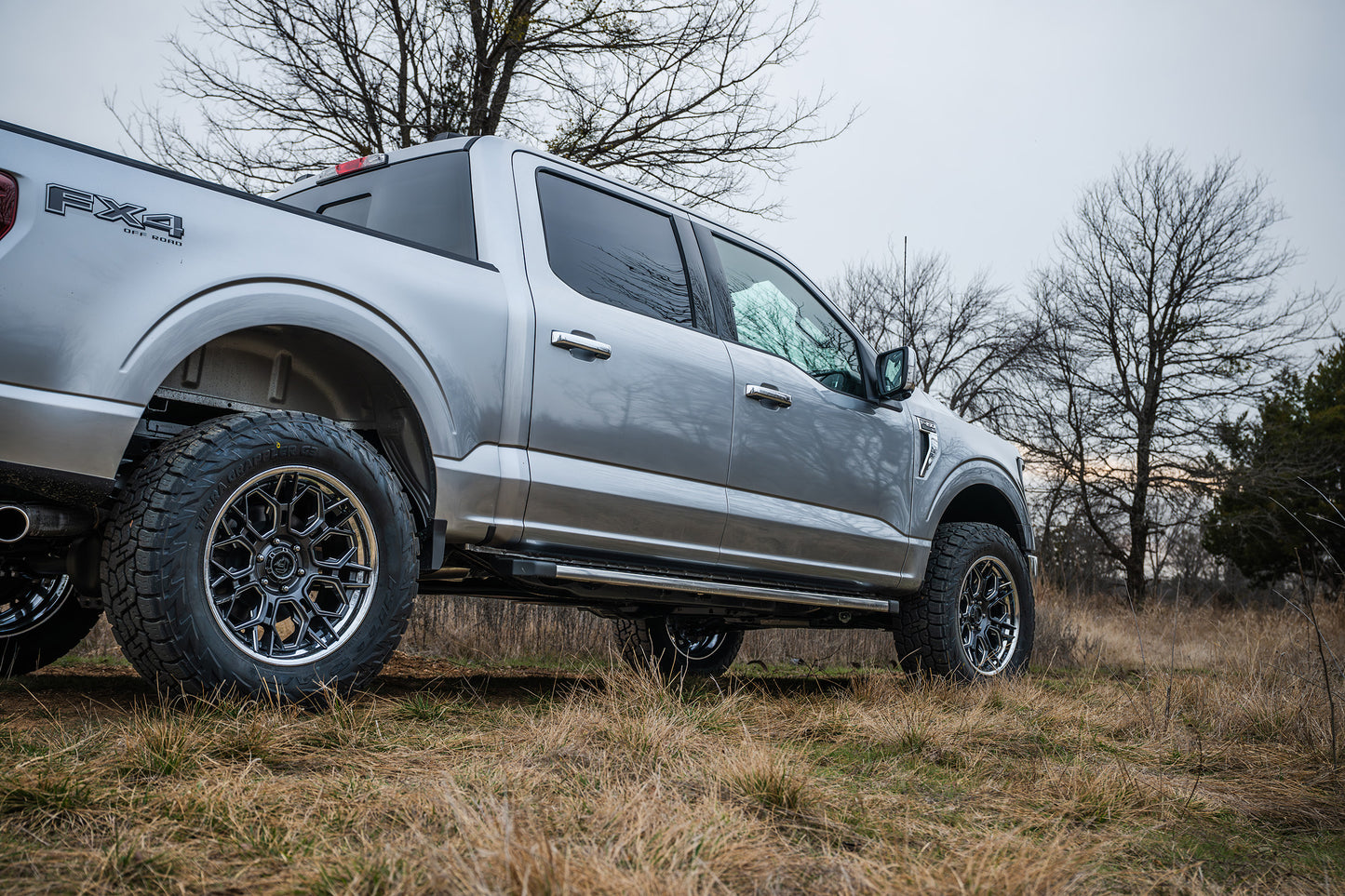 Fuel Off Road フューエルオフロード ホイール FC409 HIVE | GLOSS GUNMETAL W/ CHROME LIP