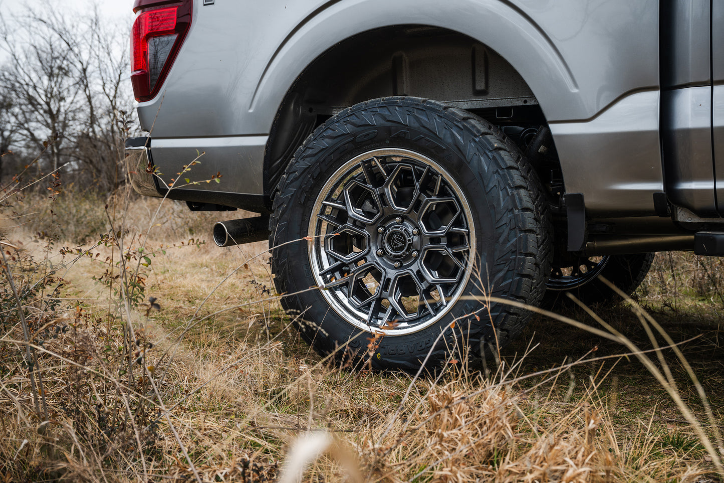 Fuel Off Road フューエルオフロード ホイール FC409 HIVE | GLOSS GUNMETAL W/ CHROME LIP