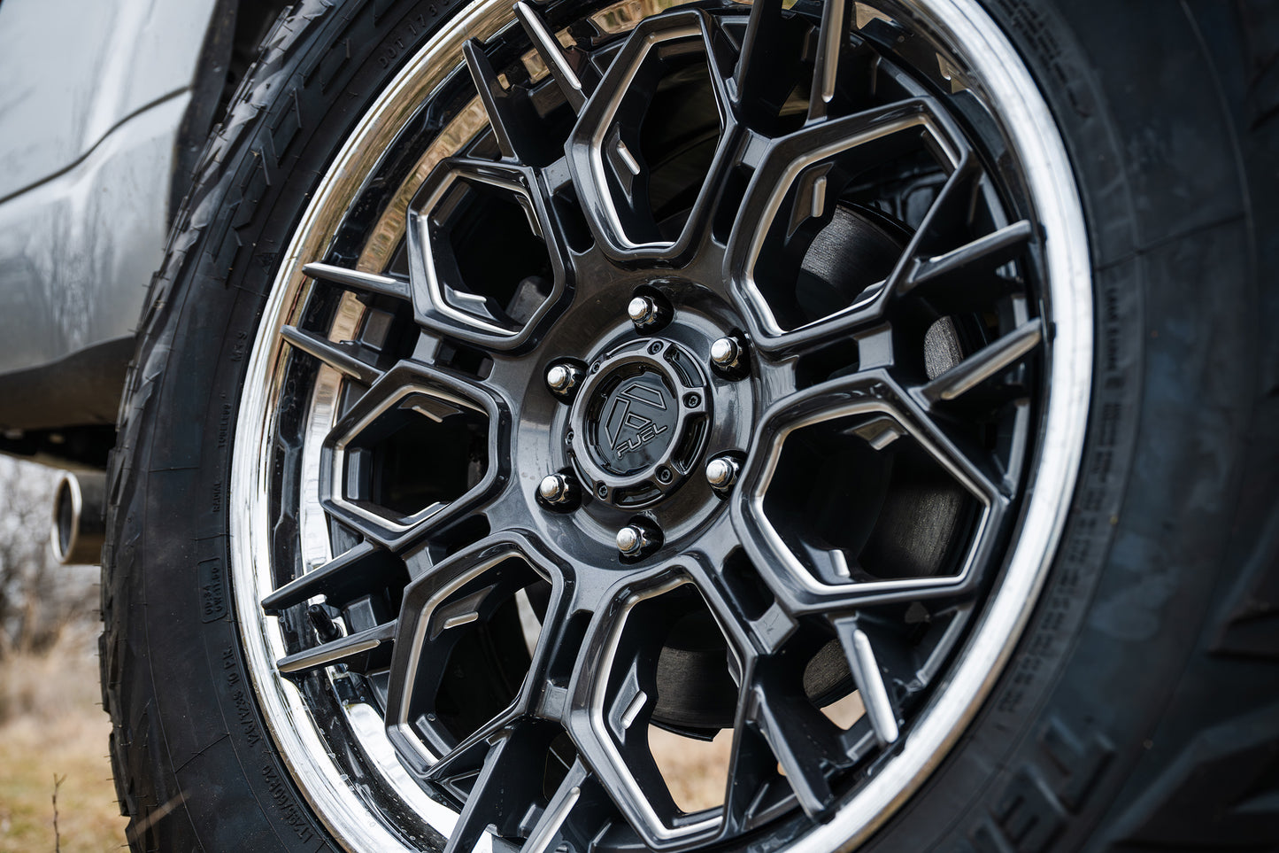 Fuel Off Road フューエルオフロード ホイール FC409 HIVE | GLOSS GUNMETAL W/ CHROME LIP