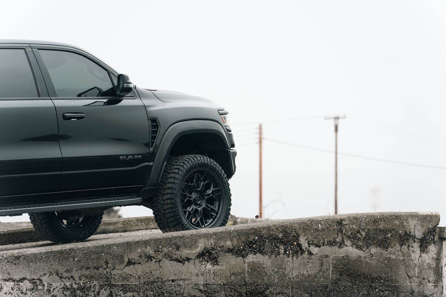 Fuel Off Road フューエルオフロード ホイール FC409 HIVE | MATTE BLACK W/ GLOSS BLACK LIP