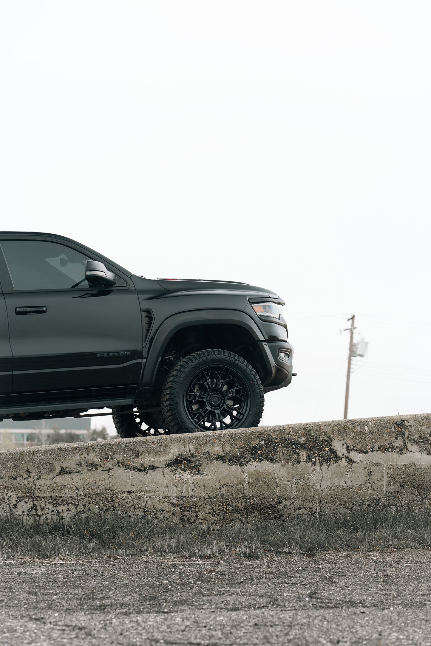Fuel Off Road フューエルオフロード ホイール FC409 HIVE | MATTE BLACK W/ GLOSS BLACK LIP