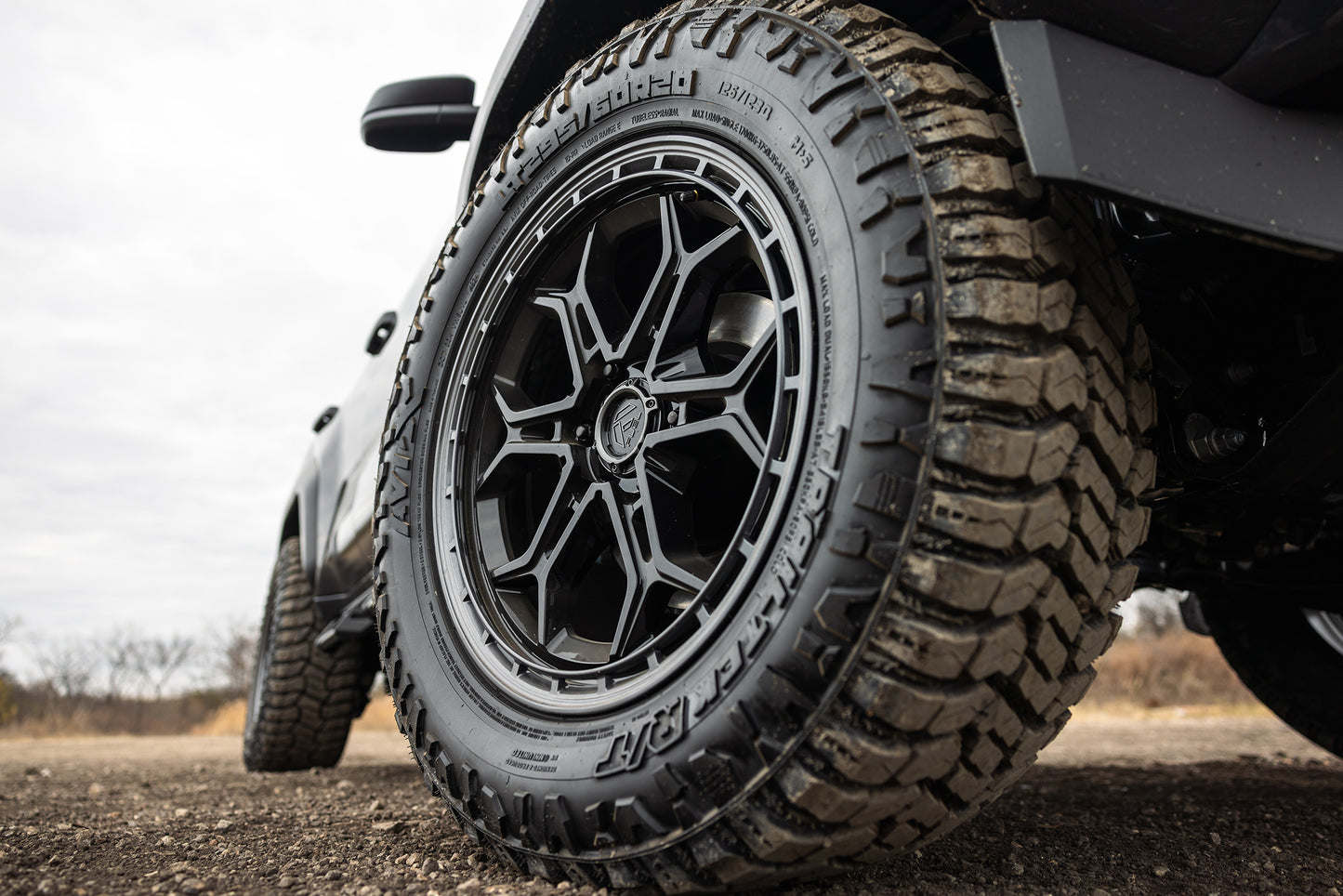 Fuel Off Road フューエルオフロード ホイール FC896 HEATHEN | GLOSS BLACK GLOSS GUNMETAL LIP