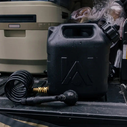 WaterPort GoSpout ポータブル アウトドアシャワータンク 2Gal (7.57L)