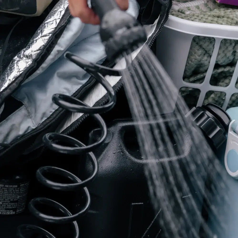 WaterPort GoSpout ポータブル アウトドアシャワータンク 2Gal (7.57L)