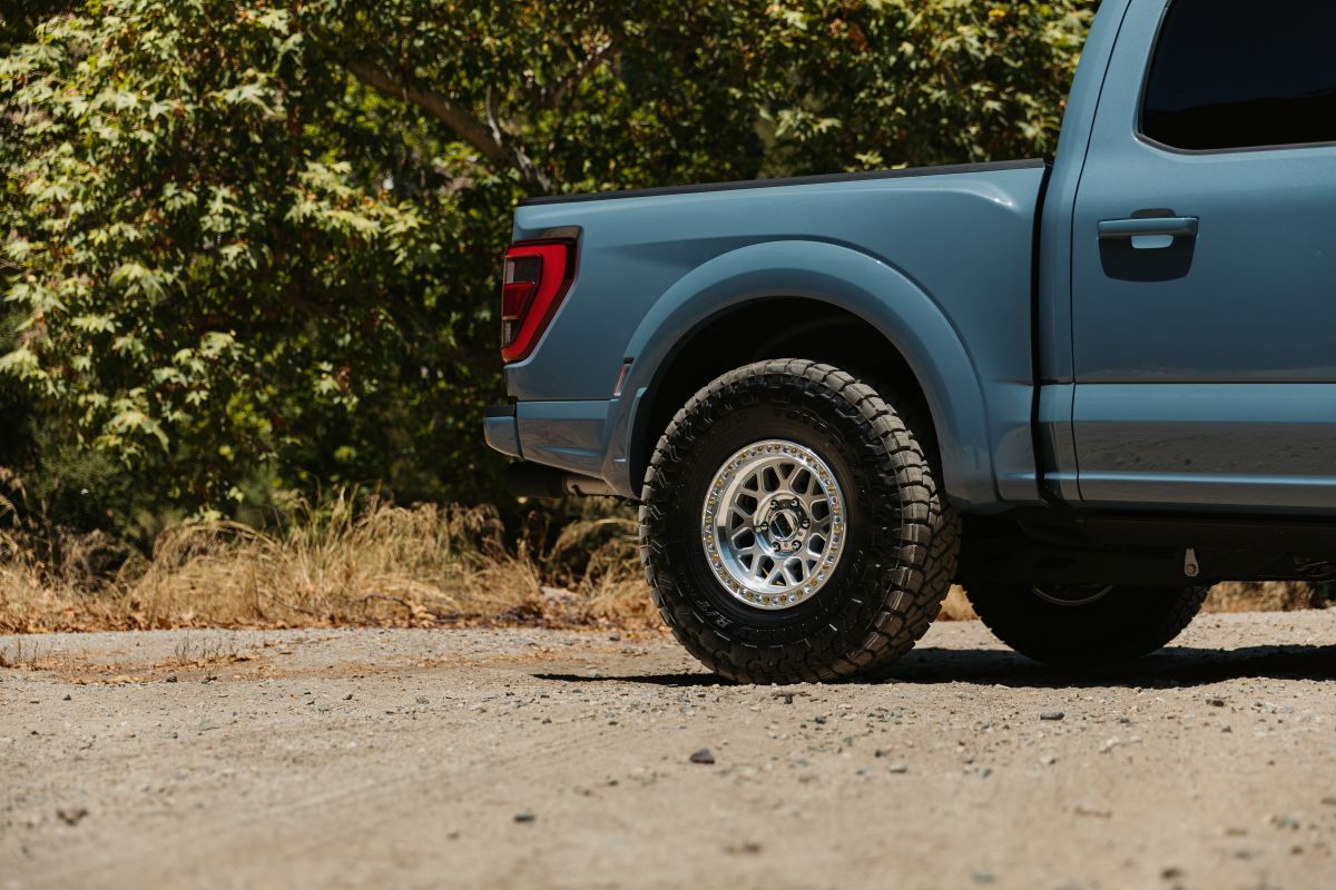 KMC ホイール KM549 GRS | GLOSS SILVER W/ MACHINED FACE