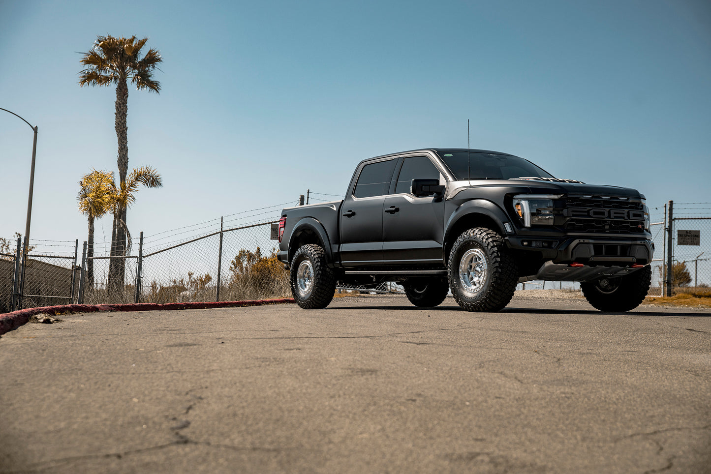 KMC ホイール KM553 TORX | GLOSS SILVER W/ MACHINED FACE