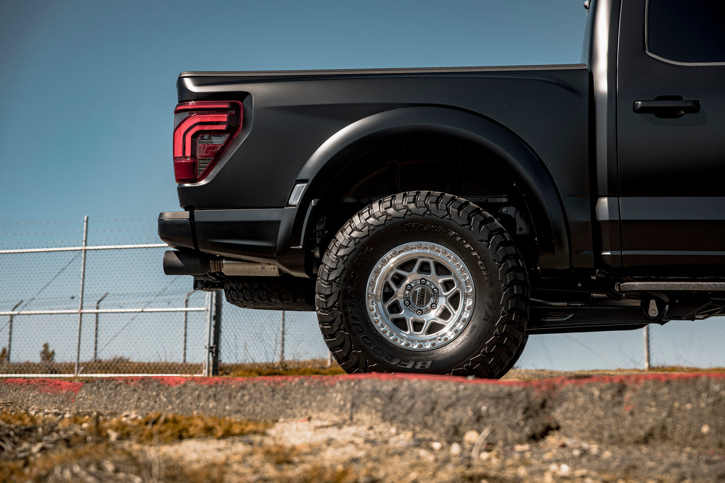 KMC ホイール KM553 TORX | GLOSS SILVER W/ MACHINED FACE