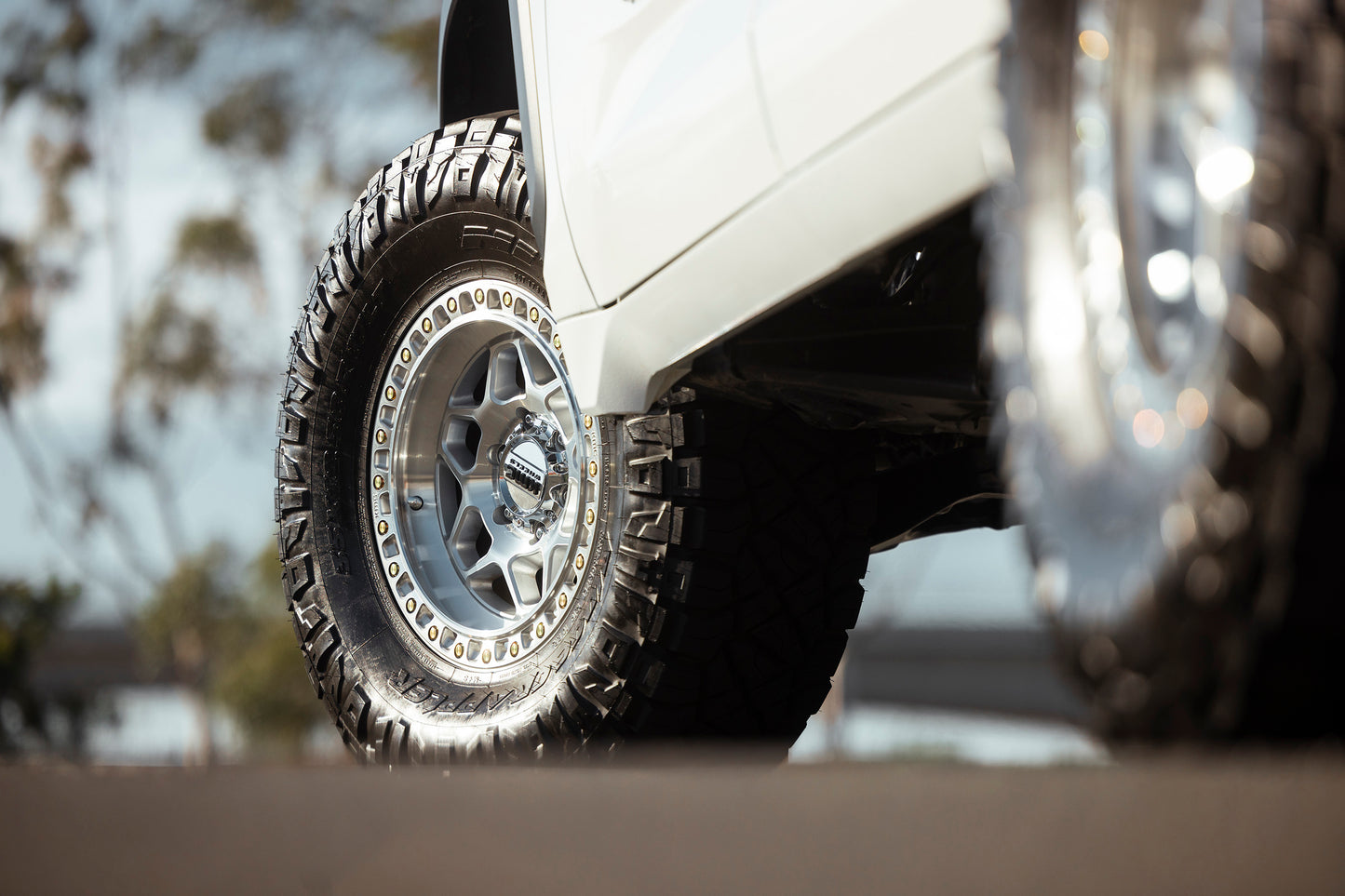 KMC ホイール KM553 TORX | GLOSS SILVER W/ MACHINED FACE