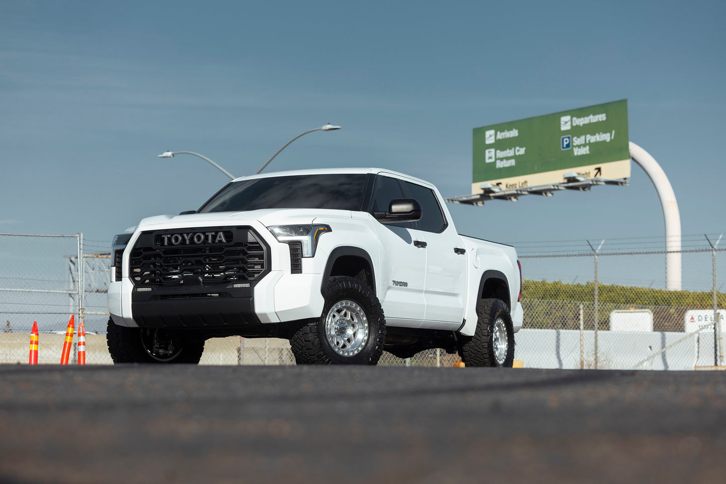 KMC ホイール KM553 TORX | GLOSS SILVER W/ MACHINED FACE