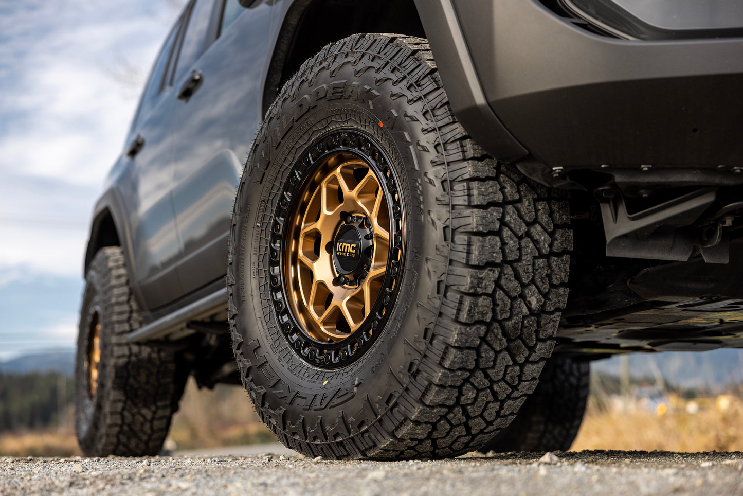 KMC ホイール KM553 TORX | MATTE BRONZE W GLOSS BLACK LIP